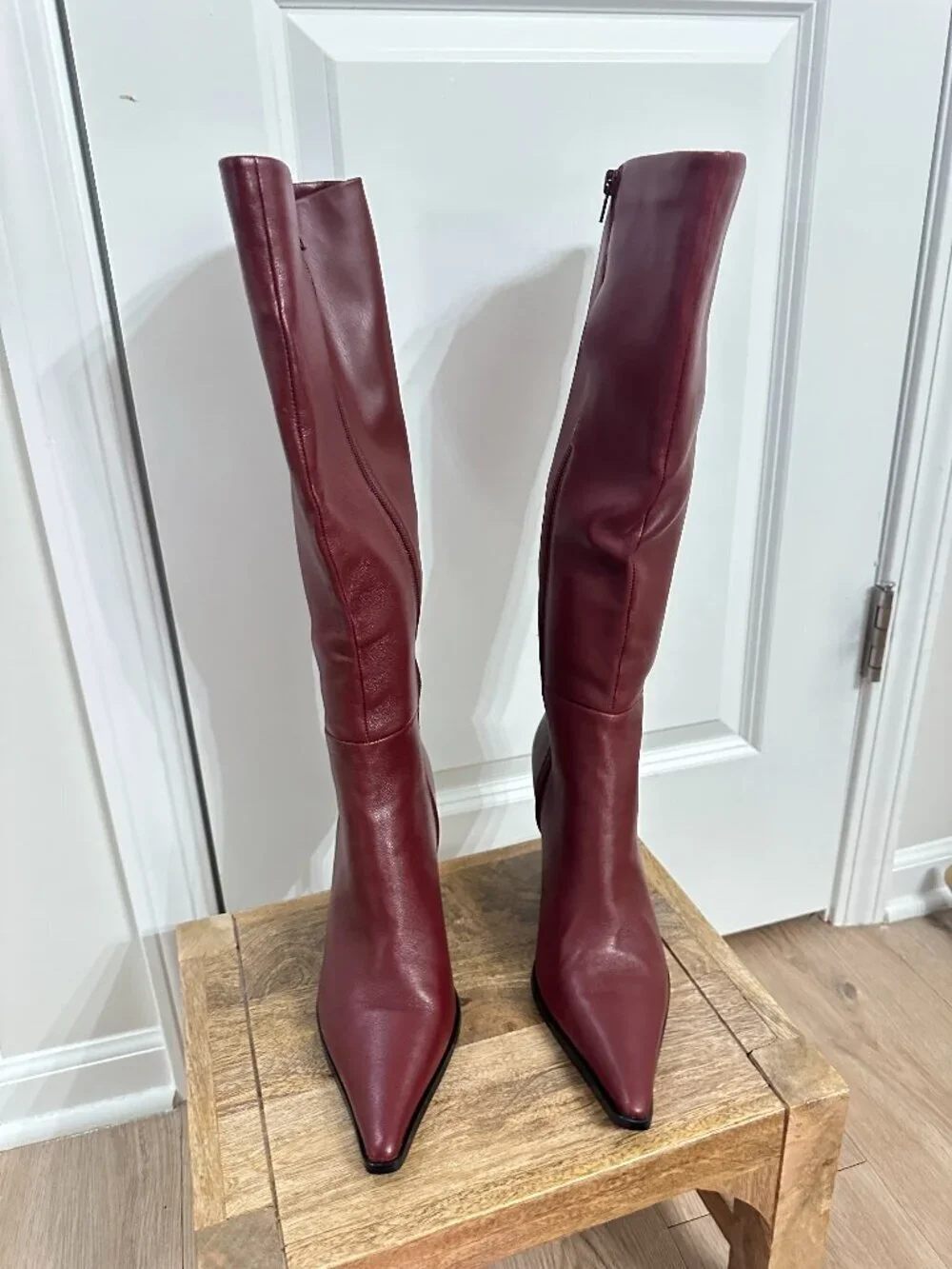 STEVE MADDEN Lingo Pointed Toe Knee High Boot in Wine Leather Size US 8